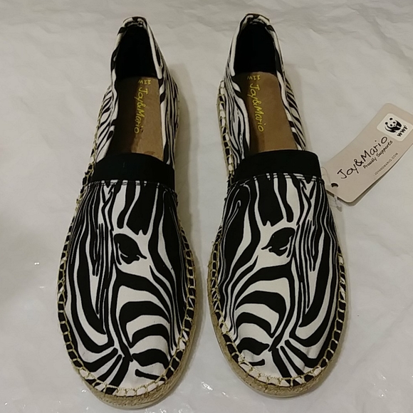 Zebra Pattern Slip On Flat Shoes - Picture 2 of 9